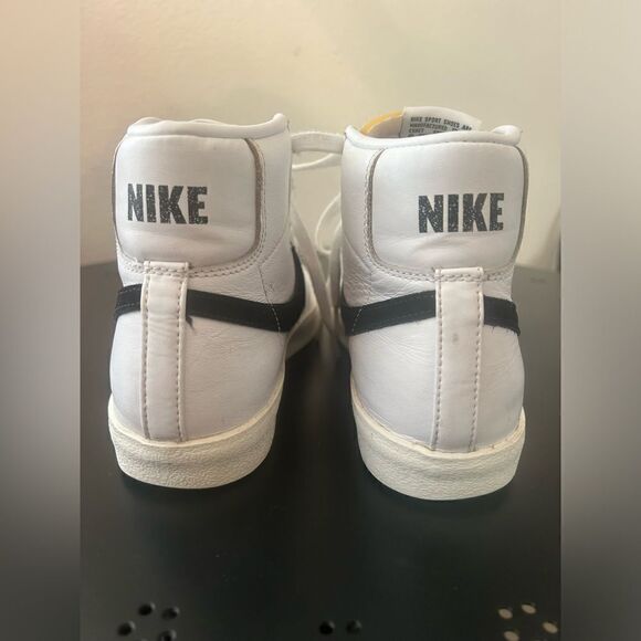 Nike | Blazer Mid '77 in White Sail | 8.5 - Picture 8 of 10